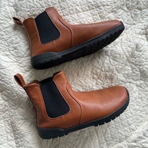Feel Grounds Chelsea Sienna Size 9 Booties
